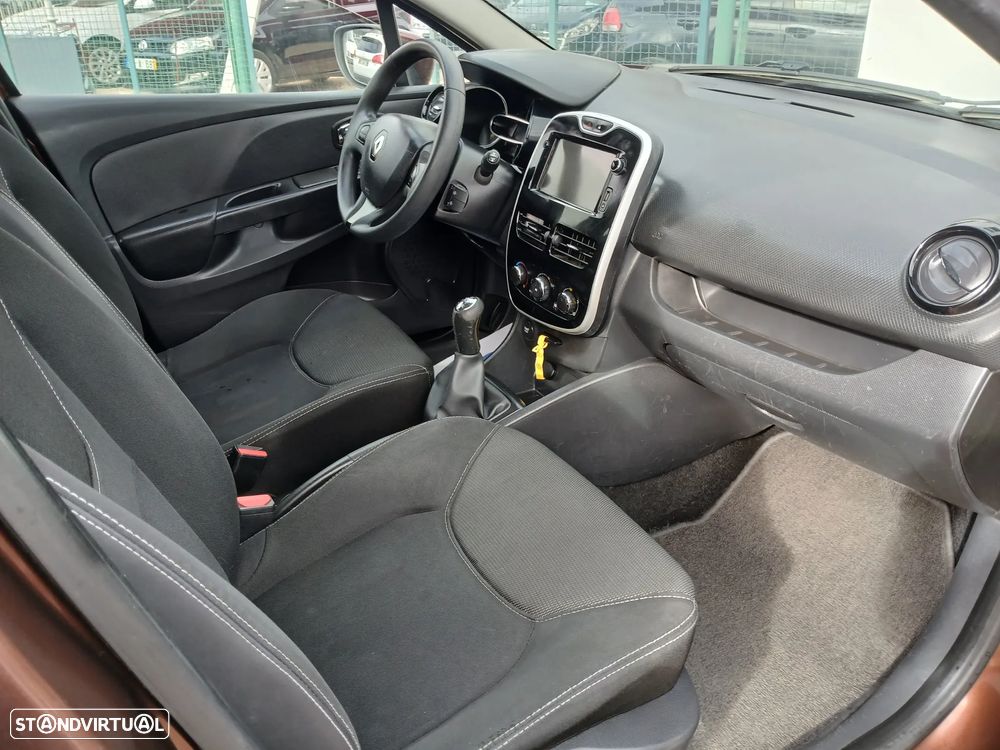 Renault Clio Sport Tourer 0.9 TCE Dynamique S - 23