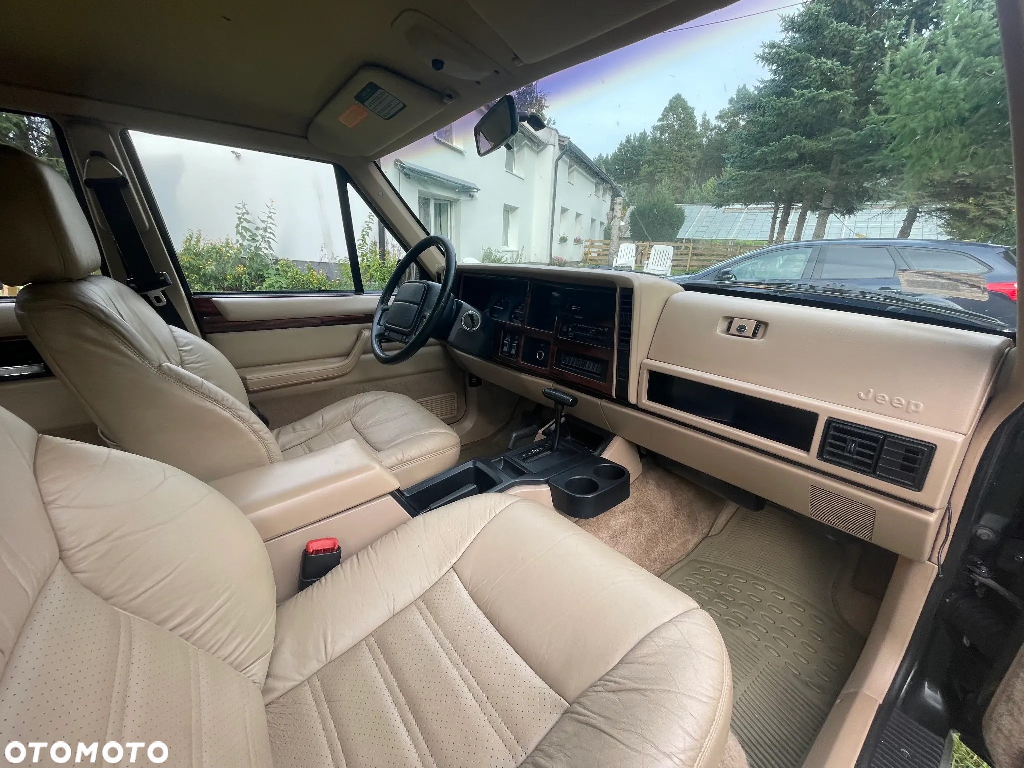 Jeep Cherokee - 8