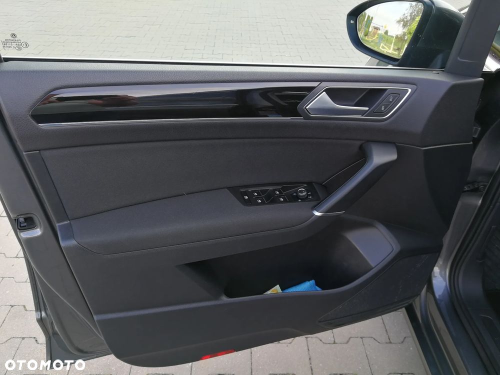 Volkswagen Touran - 15