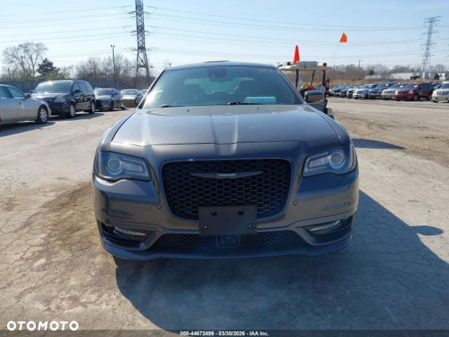 Chrysler 300s - 6