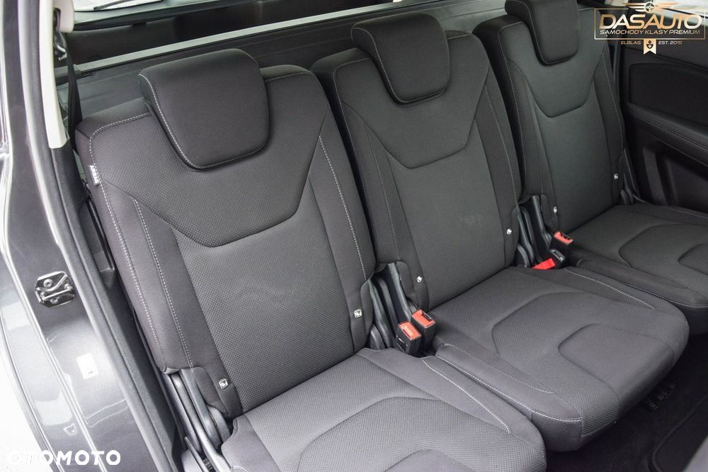 Ford S-Max - 32