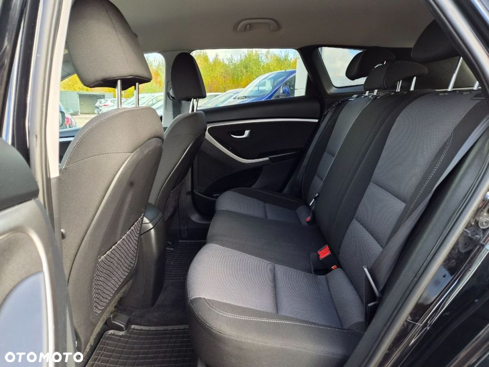 Hyundai i30 1.6 CRDi Premium - 8