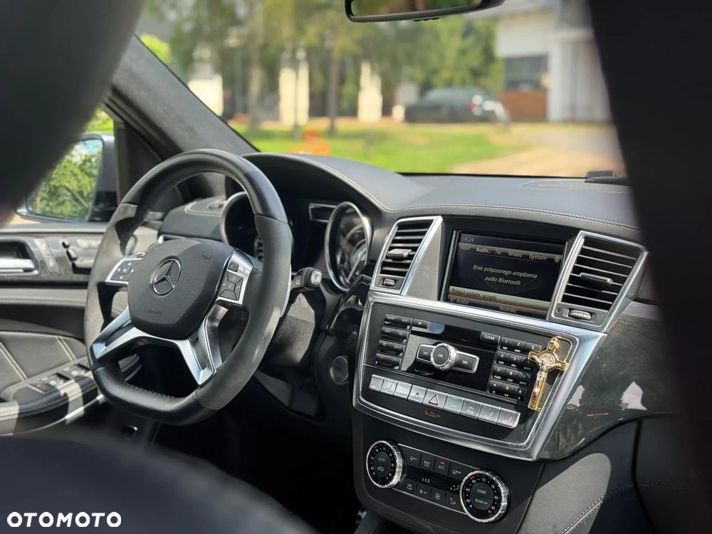 Mercedes-Benz GL - 11