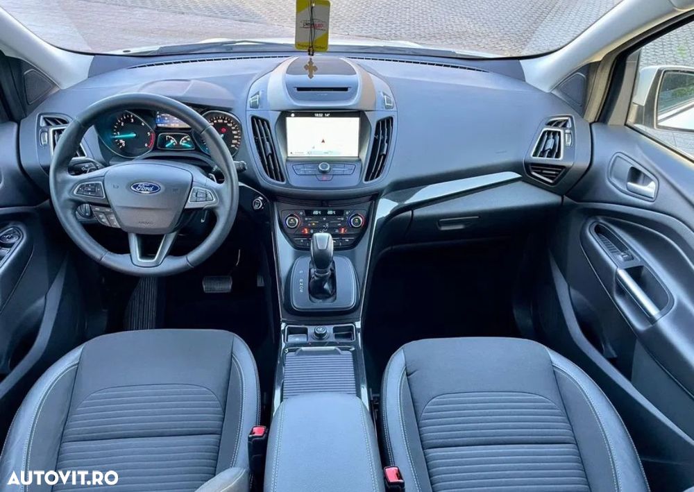 Ford Kuga 2.0 TDCi 4WD Powershift ST-Line - 10