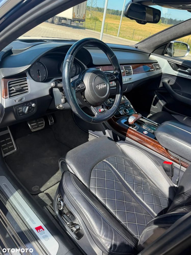 Audi S8 - 7