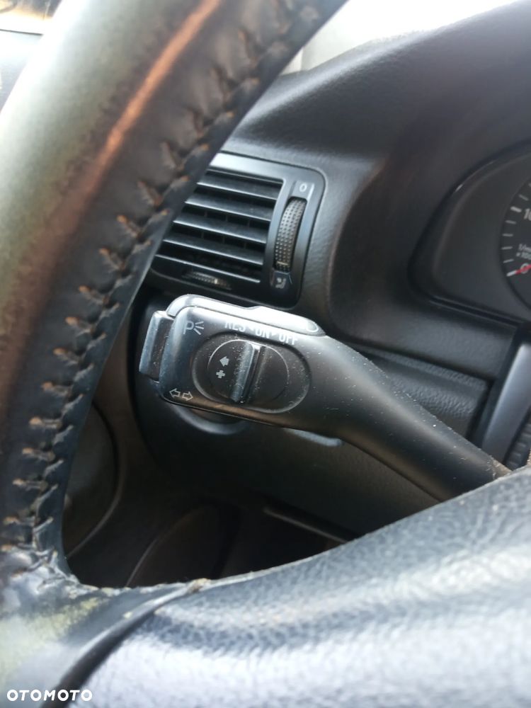 Volkswagen Passat 1.9 TDI CL - 27