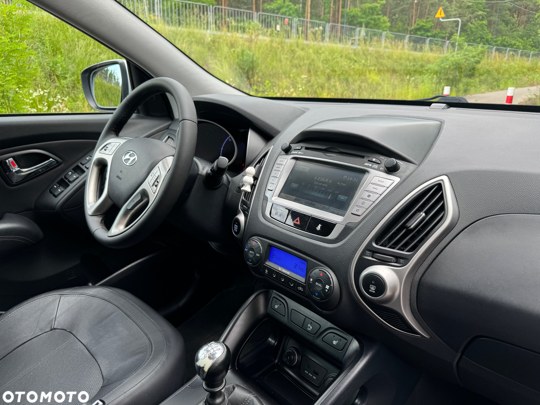 Hyundai ix35 1.7 CRDi 2WD blue Finale Gold - 28