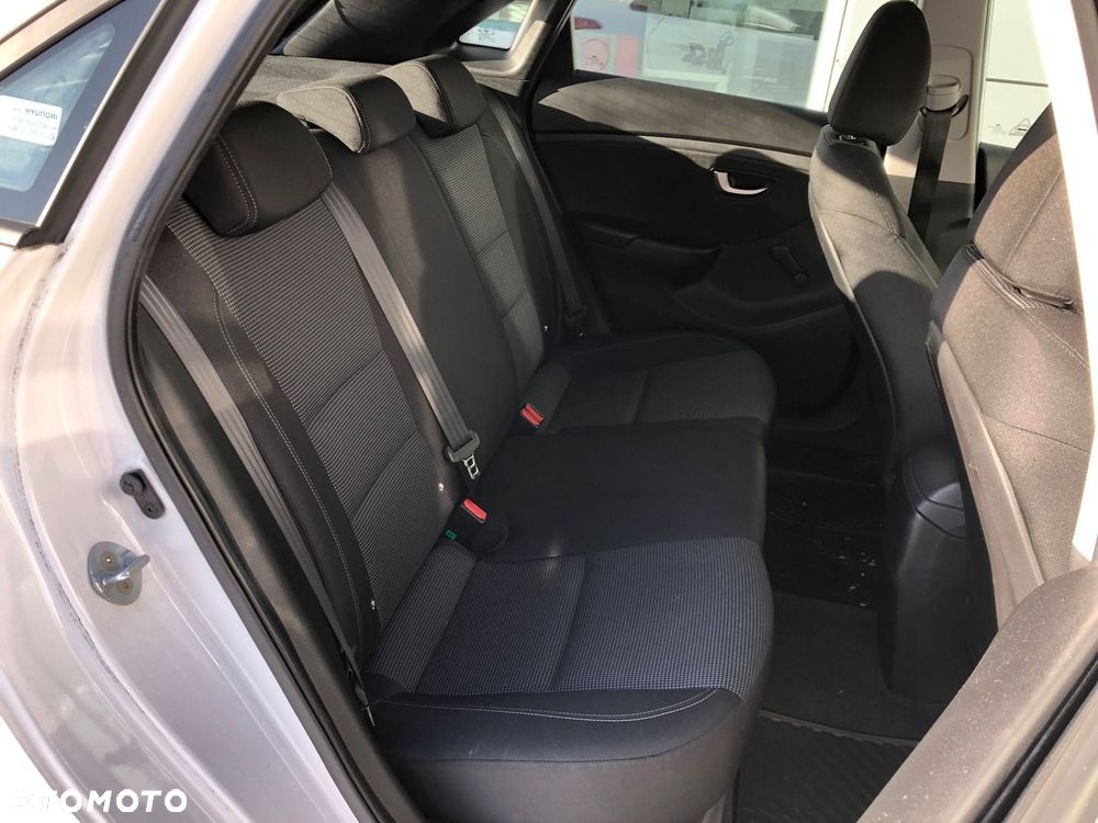 Hyundai i30 1.4 BlueDrive Base - 18