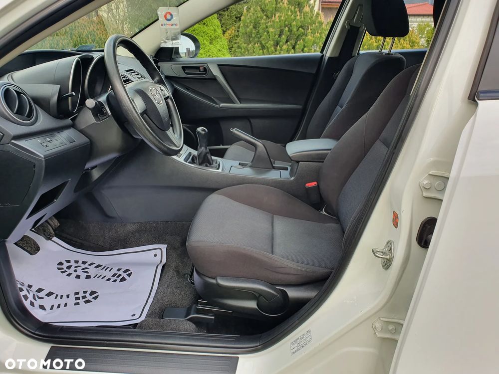 Mazda 3 1.6 Active + - 10