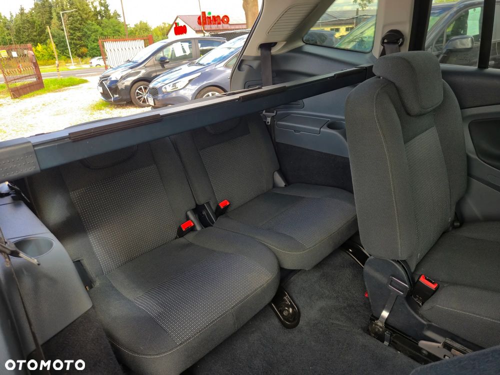 Ford Grand C-MAX 2.0 TDCi Champions Edition - 23
