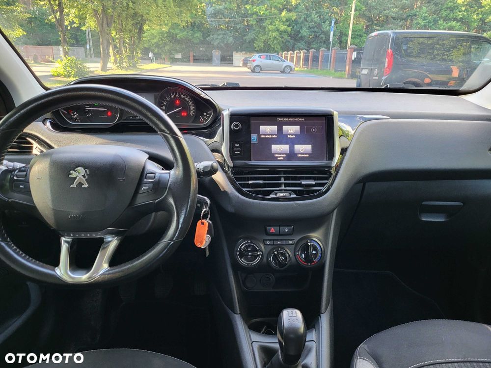 Peugeot 208 - 6