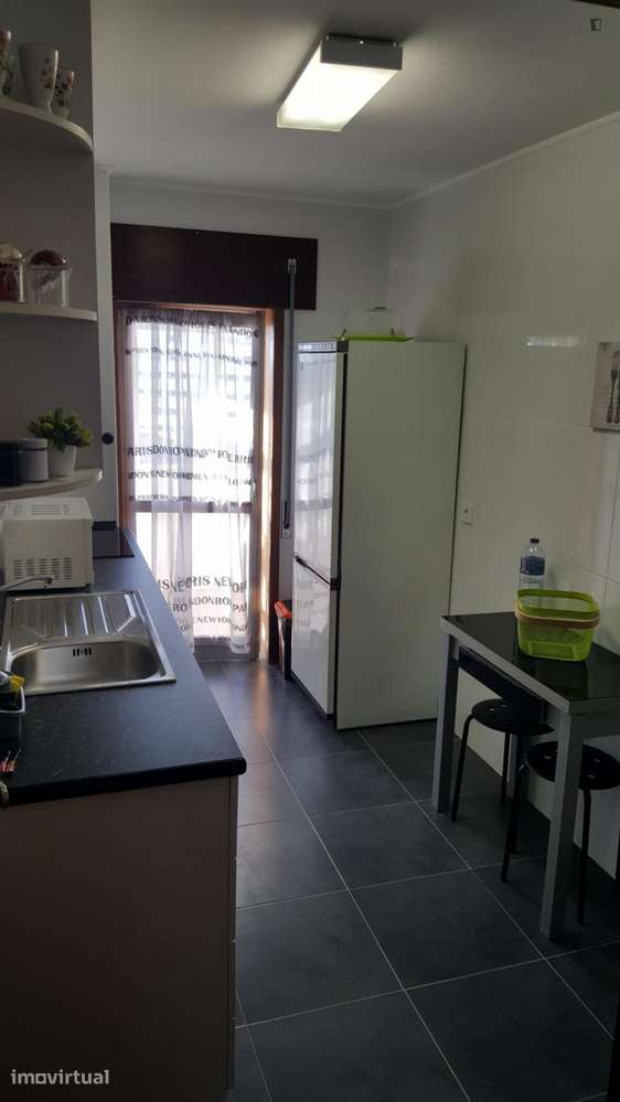 Quarto - localizado em Senhora da Hora Porto - Grande imagem: 3/13