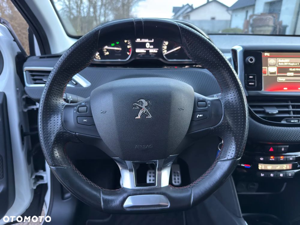 Peugeot 208 - 14