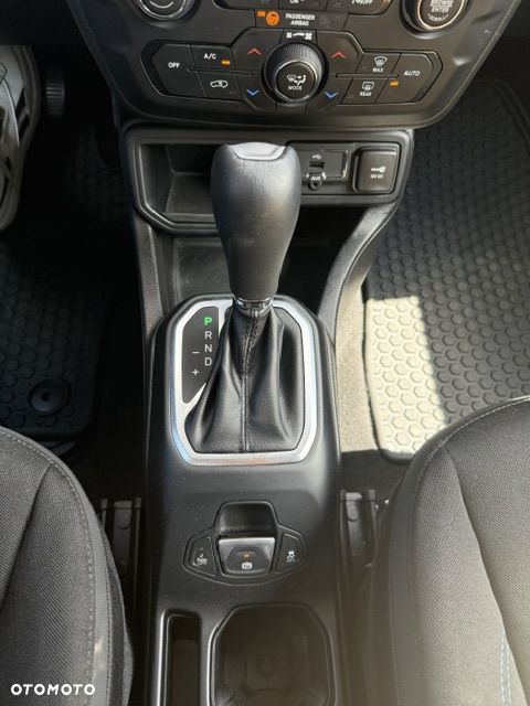 Jeep Renegade - 21