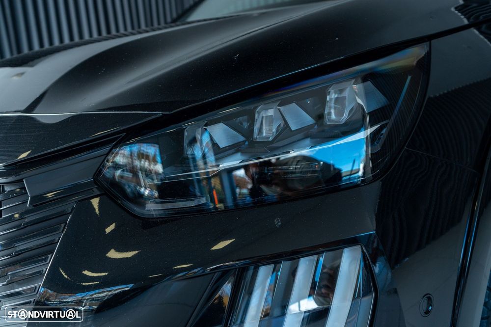 Peugeot 208 1.2 Hybrid GT e-DCS6 - 44