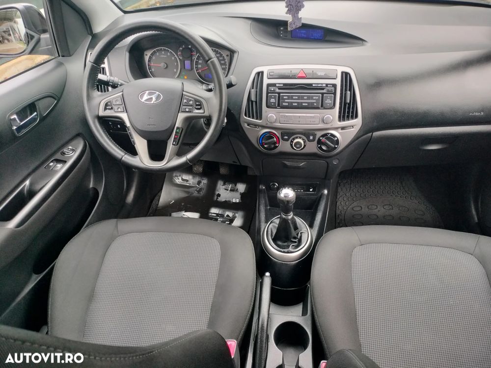 Hyundai i20 - 12