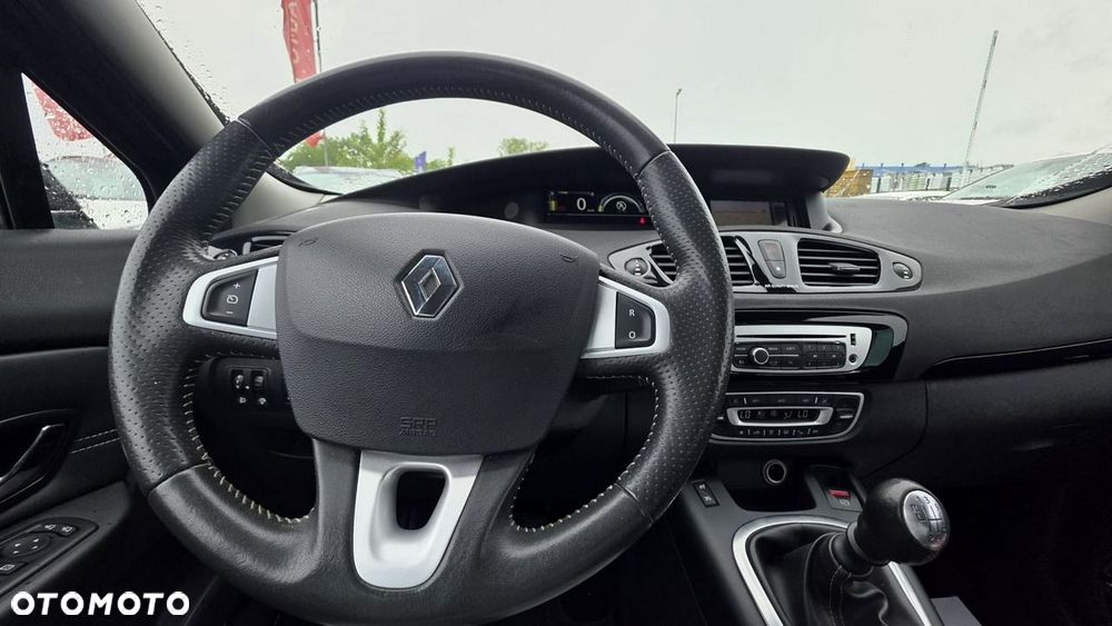 Renault Grand Scenic - 10