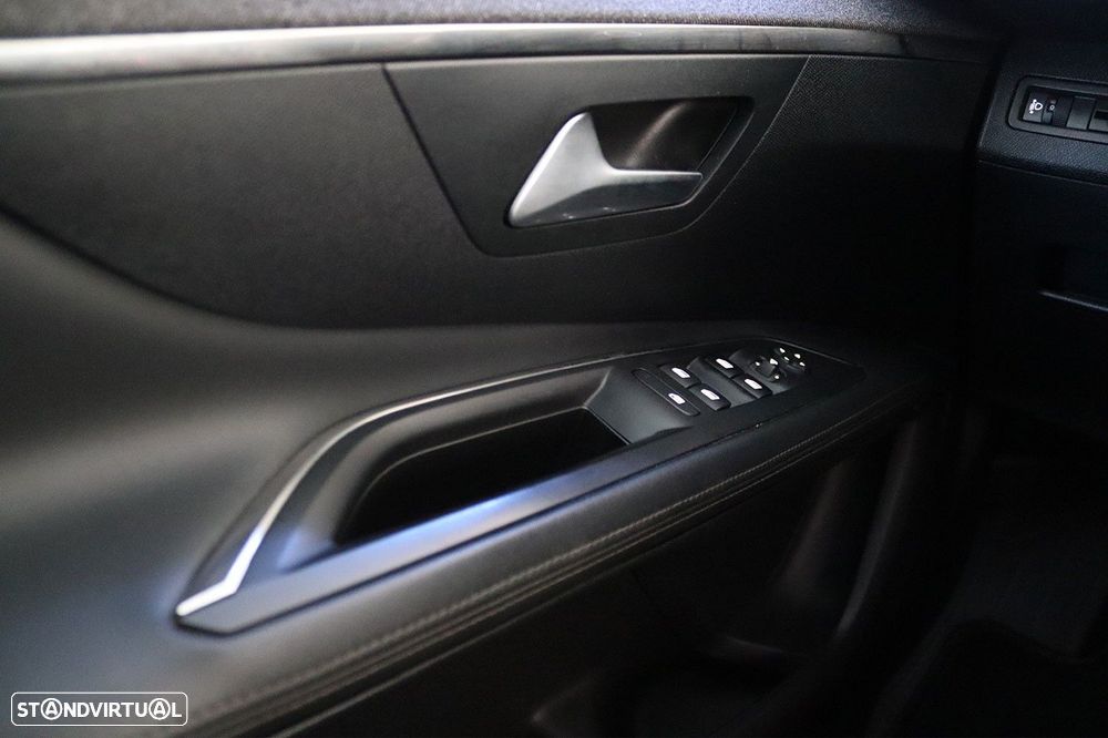 Peugeot 3008 PureTech 130 Stop & Start Allure - 4