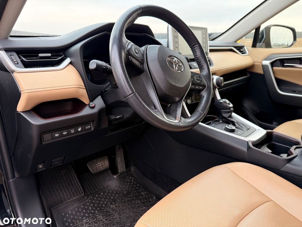 Toyota RAV4 - 11