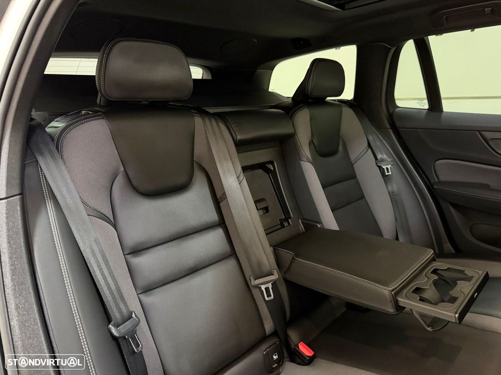 Volvo V60 2.0 T8 AWD TE Plus Dark - 54