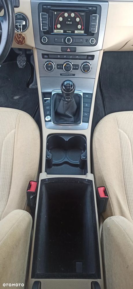 Volkswagen Passat 2.0 TDI Comfortline - 14