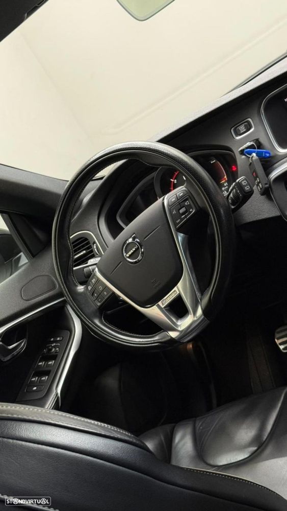 Volvo V40 2.0 D2 R-Design - 36