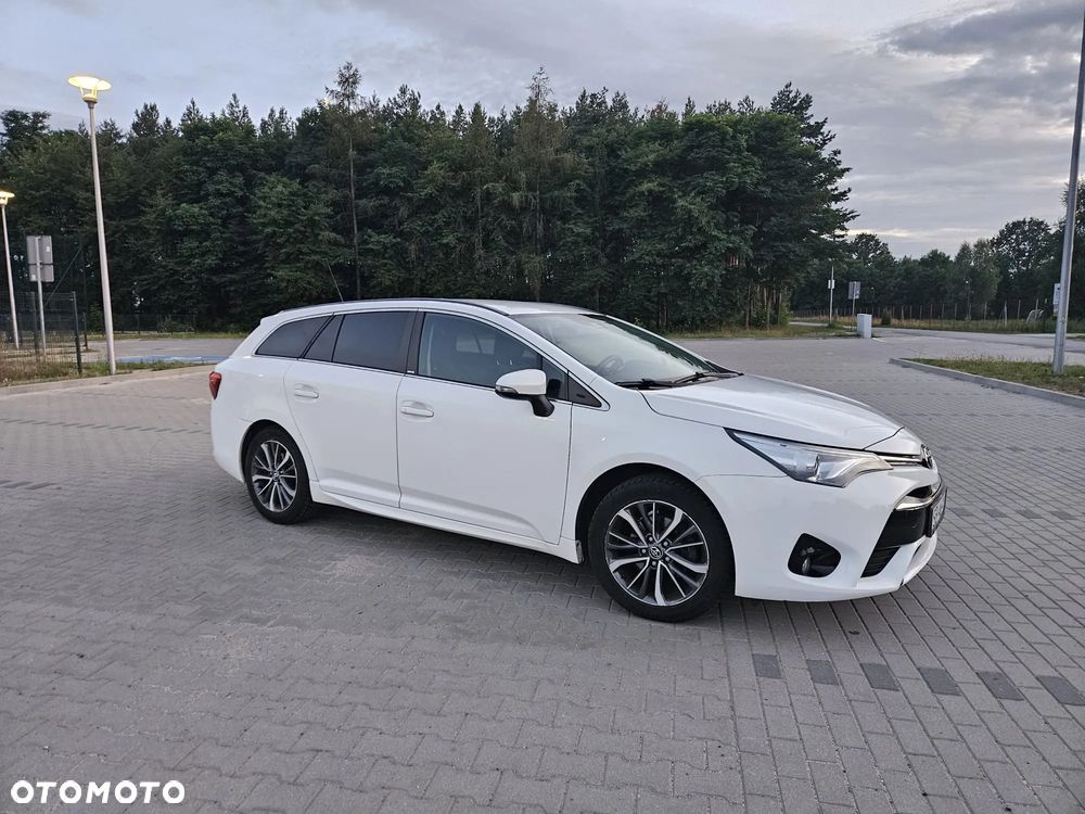 Toyota Avensis 1.8 Premium MS - 2