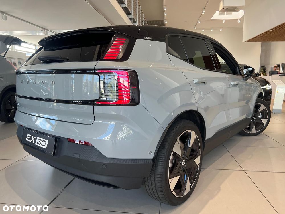 Volvo EX30 Twin Motor Performance AWD Ultra - 8