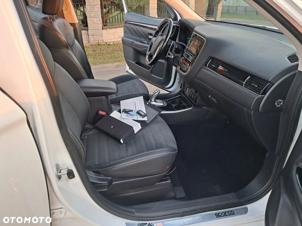 Mitsubishi Outlander 2.4 4WD Spirit - 11