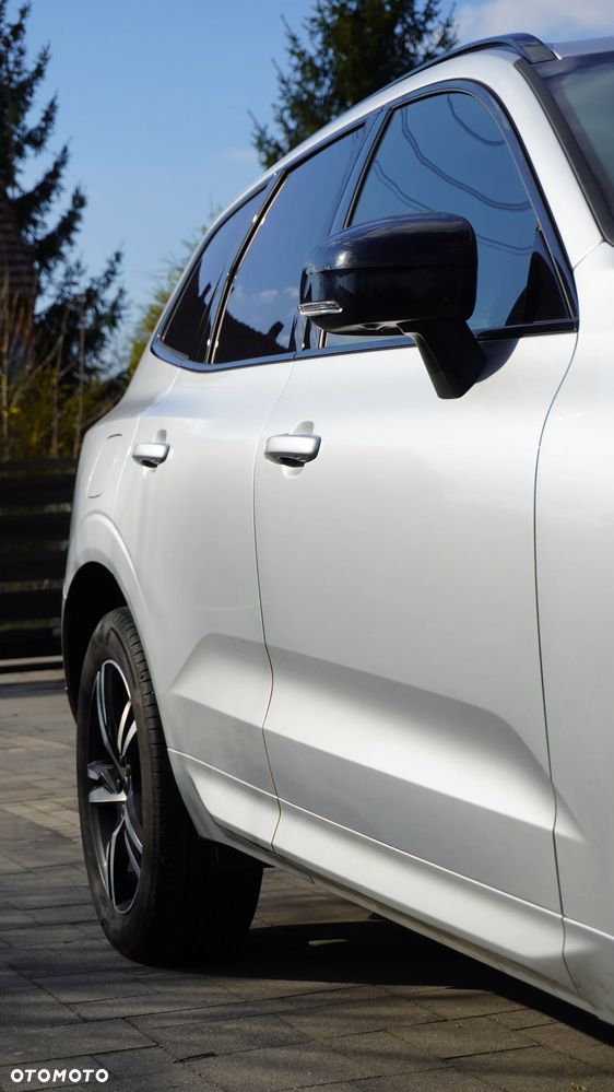 Volvo XC 60 B5 D AWD R-Design - 21