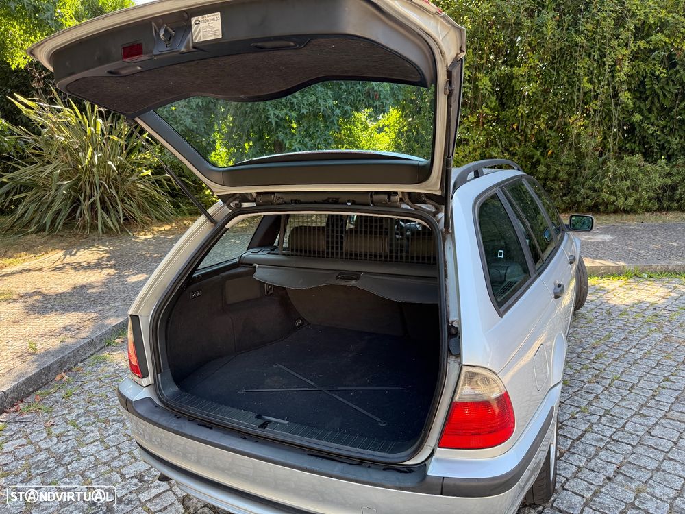 BMW 320 d Touring - 14
