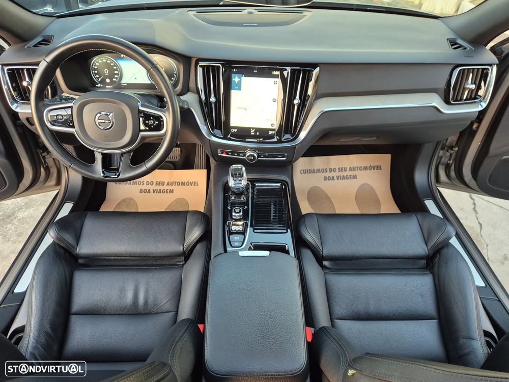 Volvo V60 2.0 T8 AWD TE Inscription - 27
