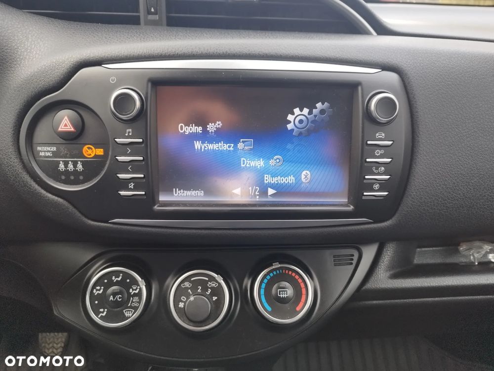 Toyota Yaris 1.5 Premium - 12