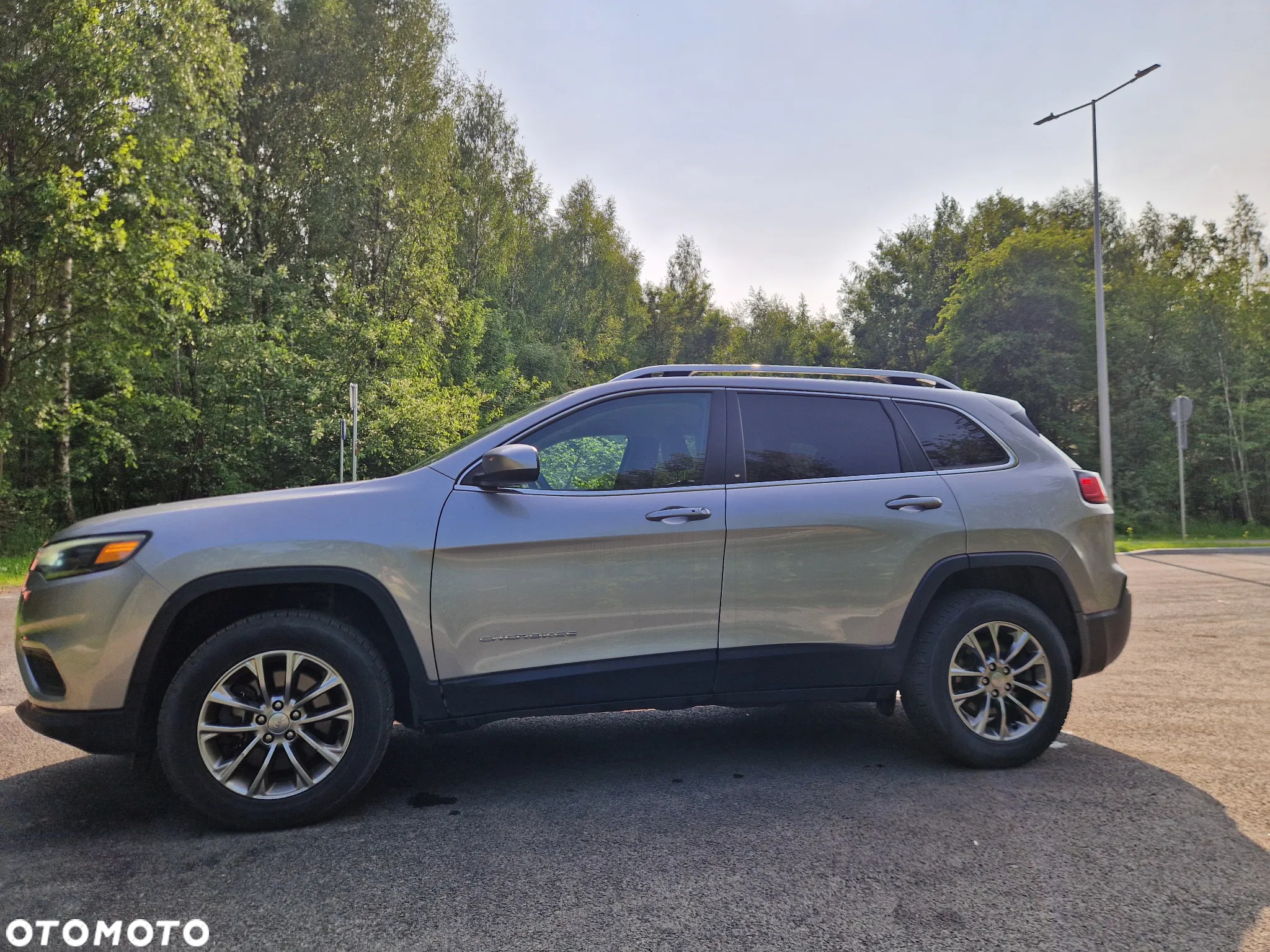 Jeep Cherokee - 14