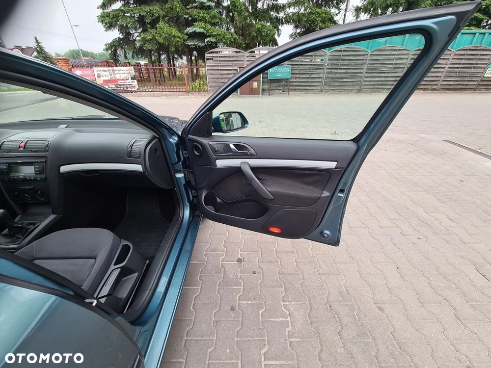 Skoda Octavia 1.6 Tour - 18