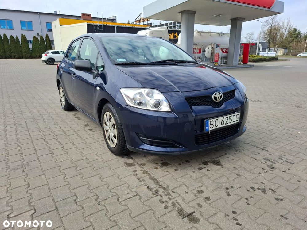 Toyota Auris 1.4 D-4D Terra - 2