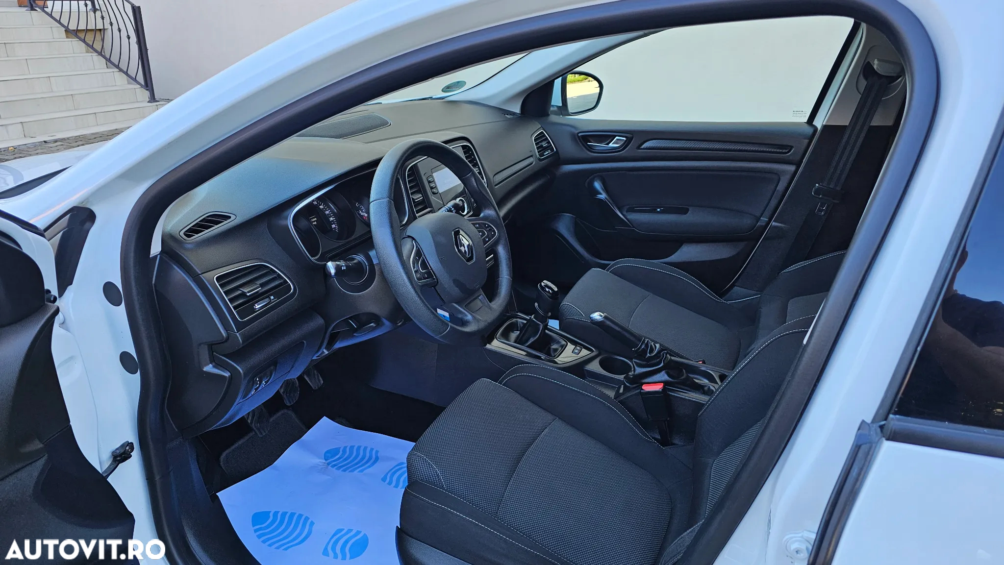 Renault Megane ENERGY TCe 130 BUSINESS - 17