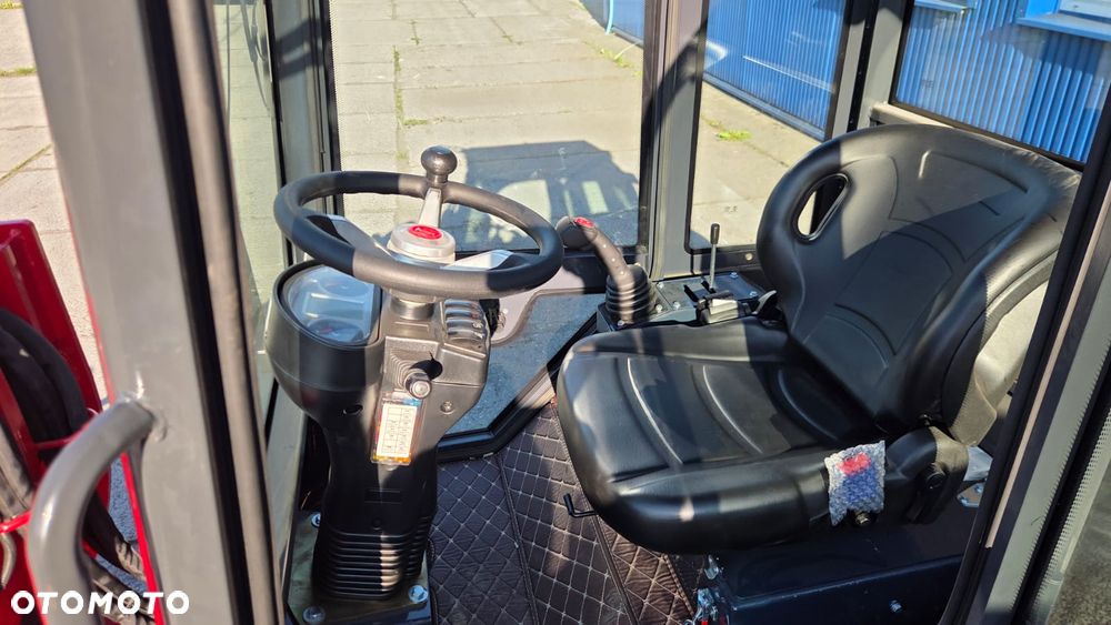 Kubota LOADER TRADER - 13