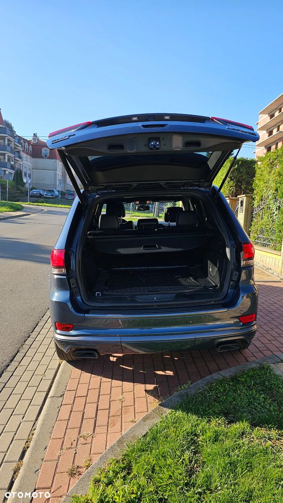 Jeep Grand Cherokee - 29