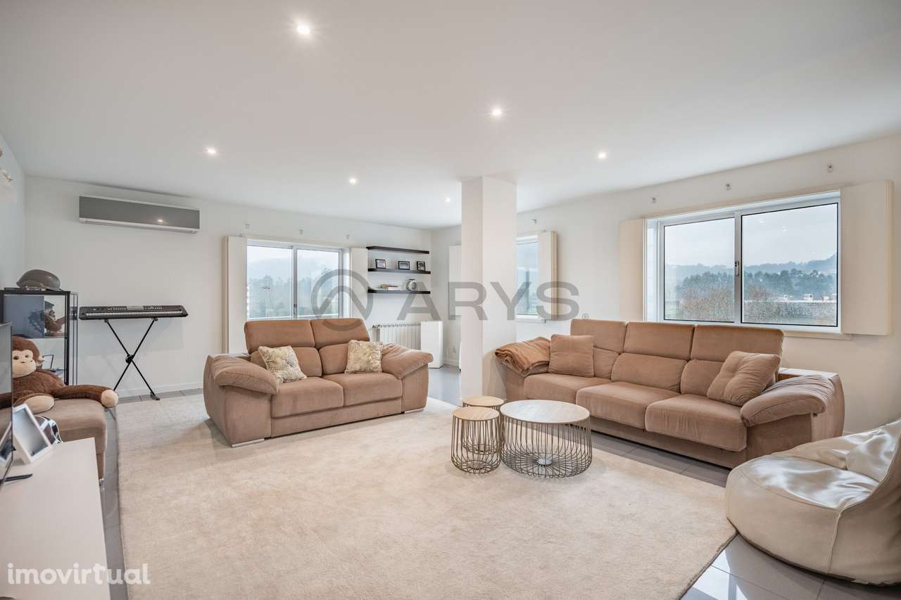 Apartamento T3 no centro de vila Verde condomínio com piscina - Grande imagem: 2/36