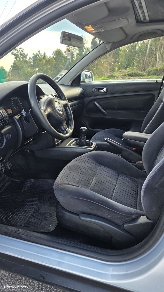 VW Passat 1.9 TDi Confortline - 10