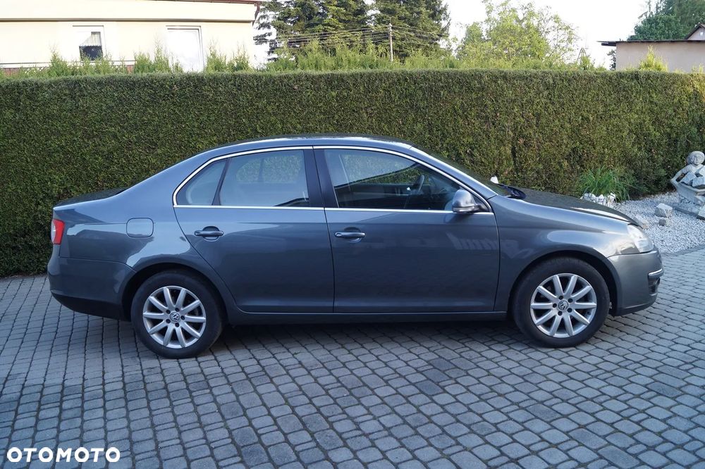 Volkswagen Jetta 2.0 TDI Comfortline - 10