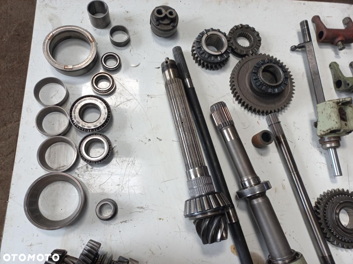 Części skrzyni biegów DEUTZ FAHR DX 6.05,85,90,4,50,4.31,synchronizator 1-2 bieg,przesówka,koło zębate,ślizg,pierścień ,hamulec,wałek ataku,łożysko,obudowa skrzyni,tuleja. - 6