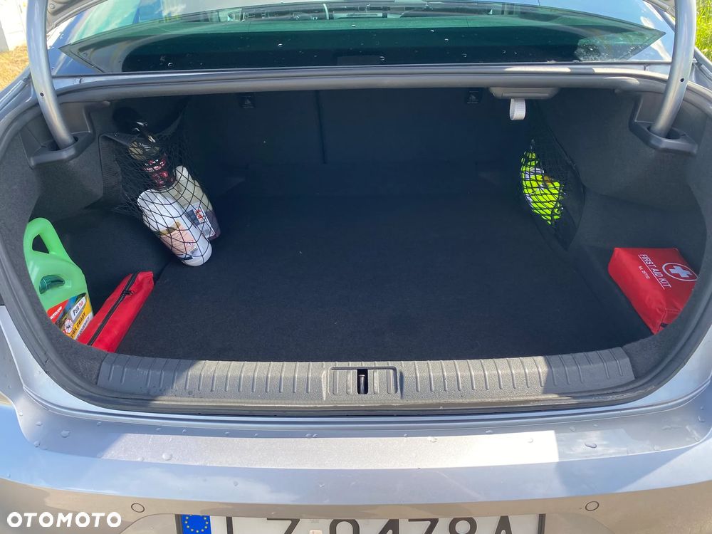 Volkswagen Passat 1.6 TDI BMT Trendline - 14