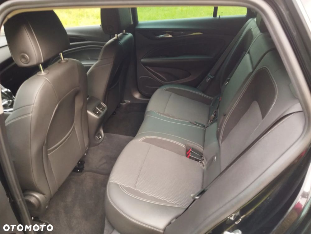 Opel Insignia - 10