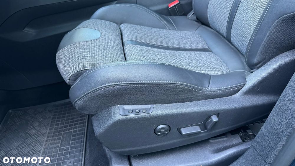 Peugeot 5008 1.2 PureTech Allure S&S EAT8 - 19