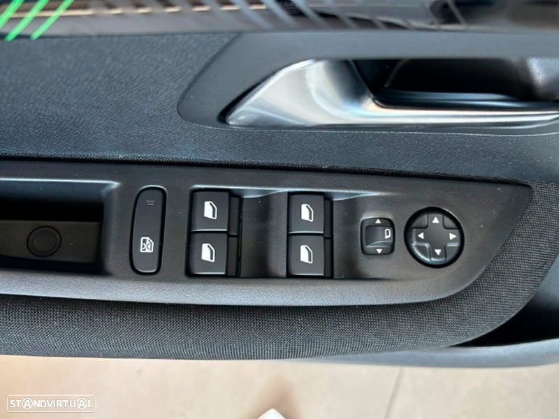 Peugeot e-208 50 kWh Style - 21