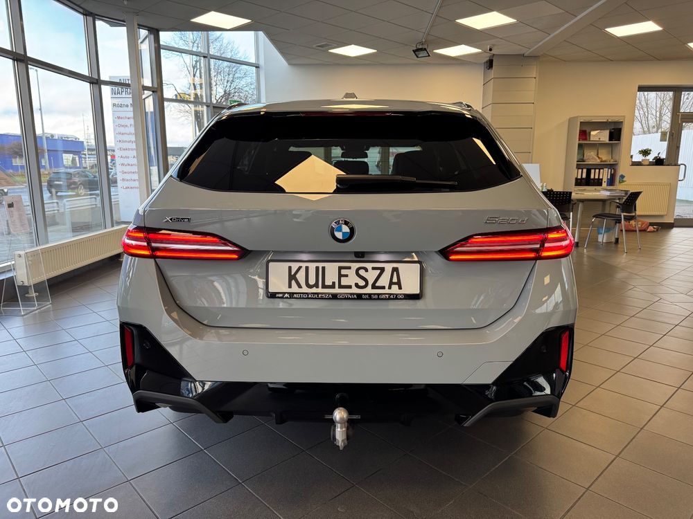 BMW Seria 5 520d xDrive - 6