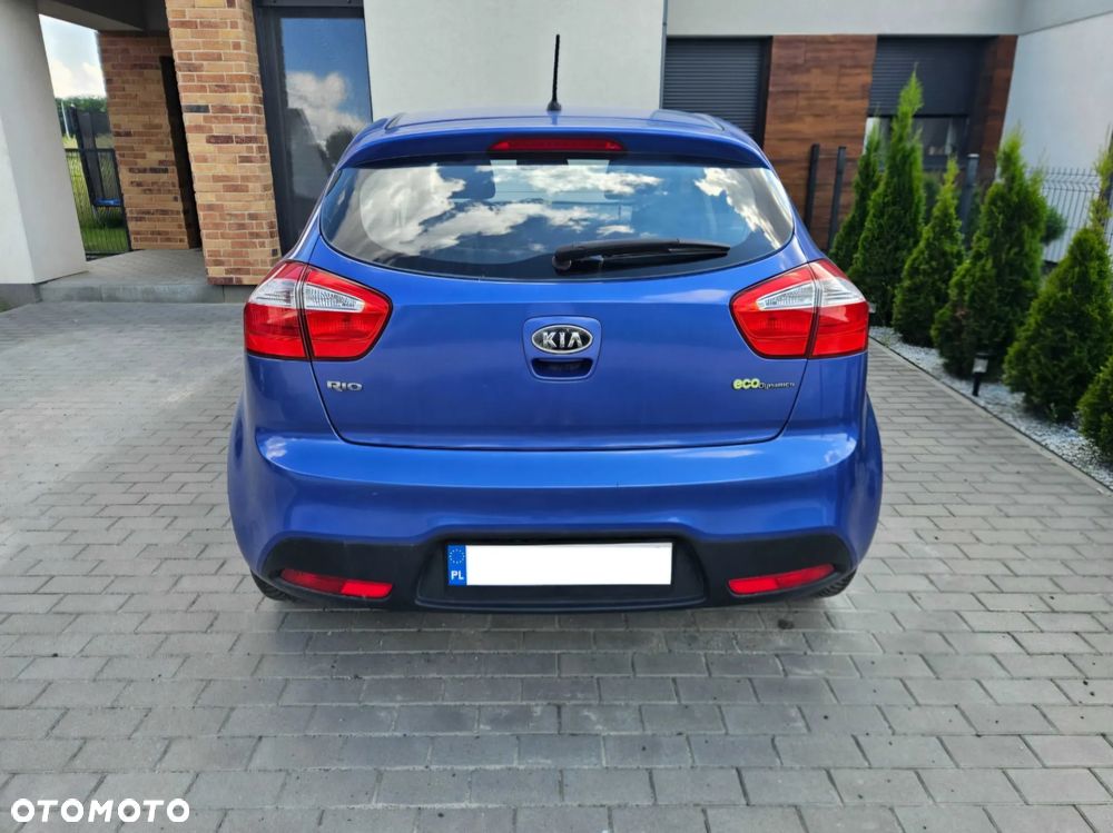 Kia Rio 1.2 L - 3