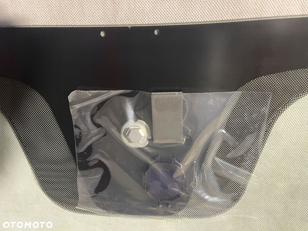 dodge ram 1500 / 2500 / 3500 pickup szyba przednia sensor po 2013- - 5